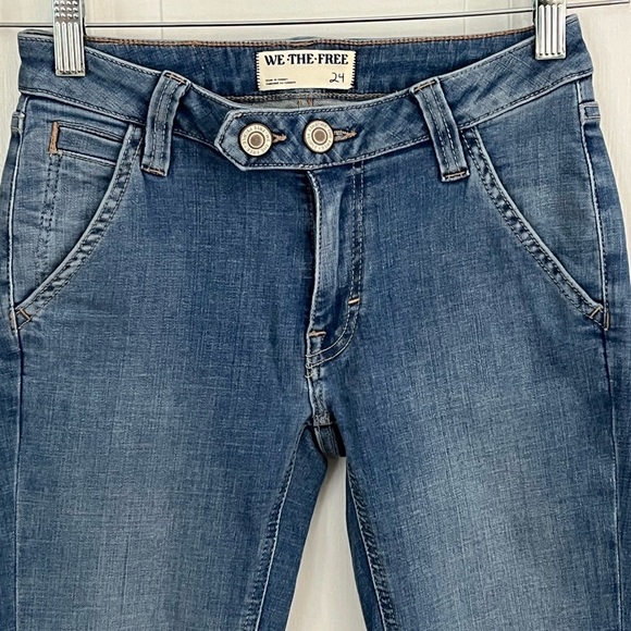 We The Free - Varsity Blues Mid-Rise Slim Boot Cut Flare Jeans Size 24 Western - Picture 5 of 16
